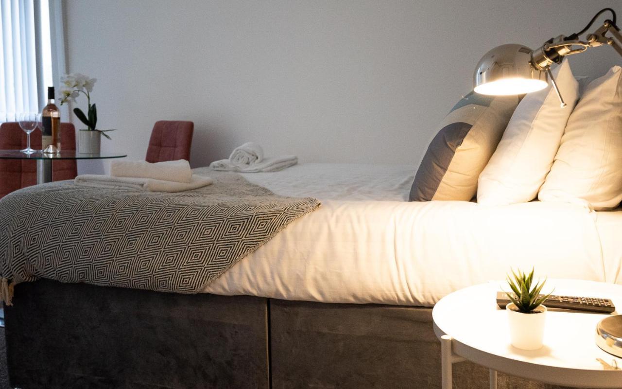 Elmo River Studios - 6 En-Suites In Wallasey - Easy Parking - Short And Long Stays Welcome Exterior foto